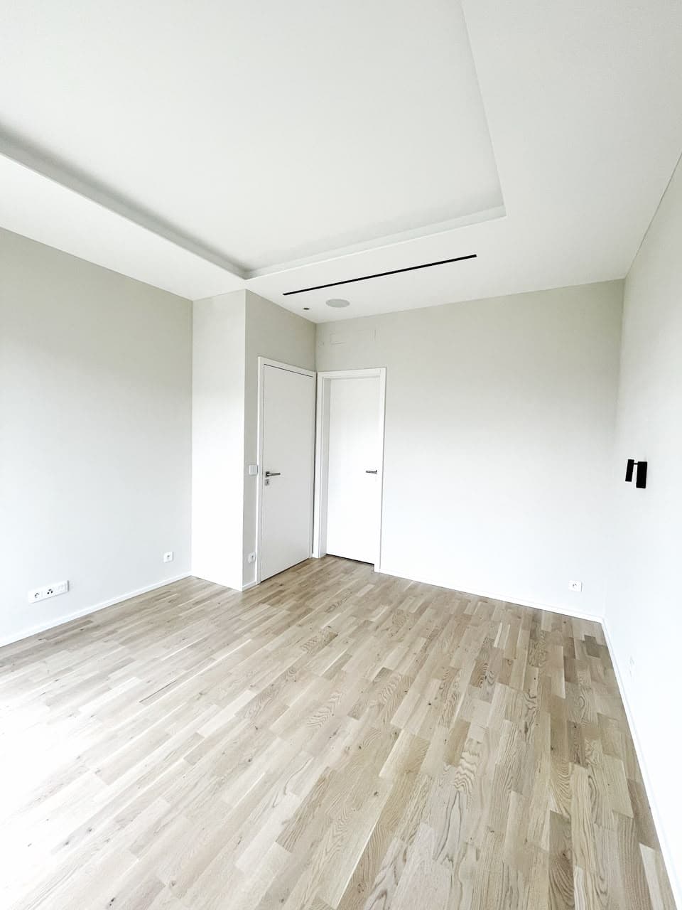 Dokončený interiér po rekonstrukci — Two Bears Renovation